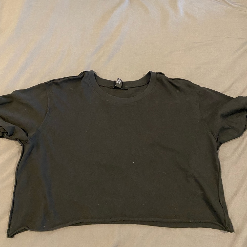 Black cropped tee, size L, Forever 21